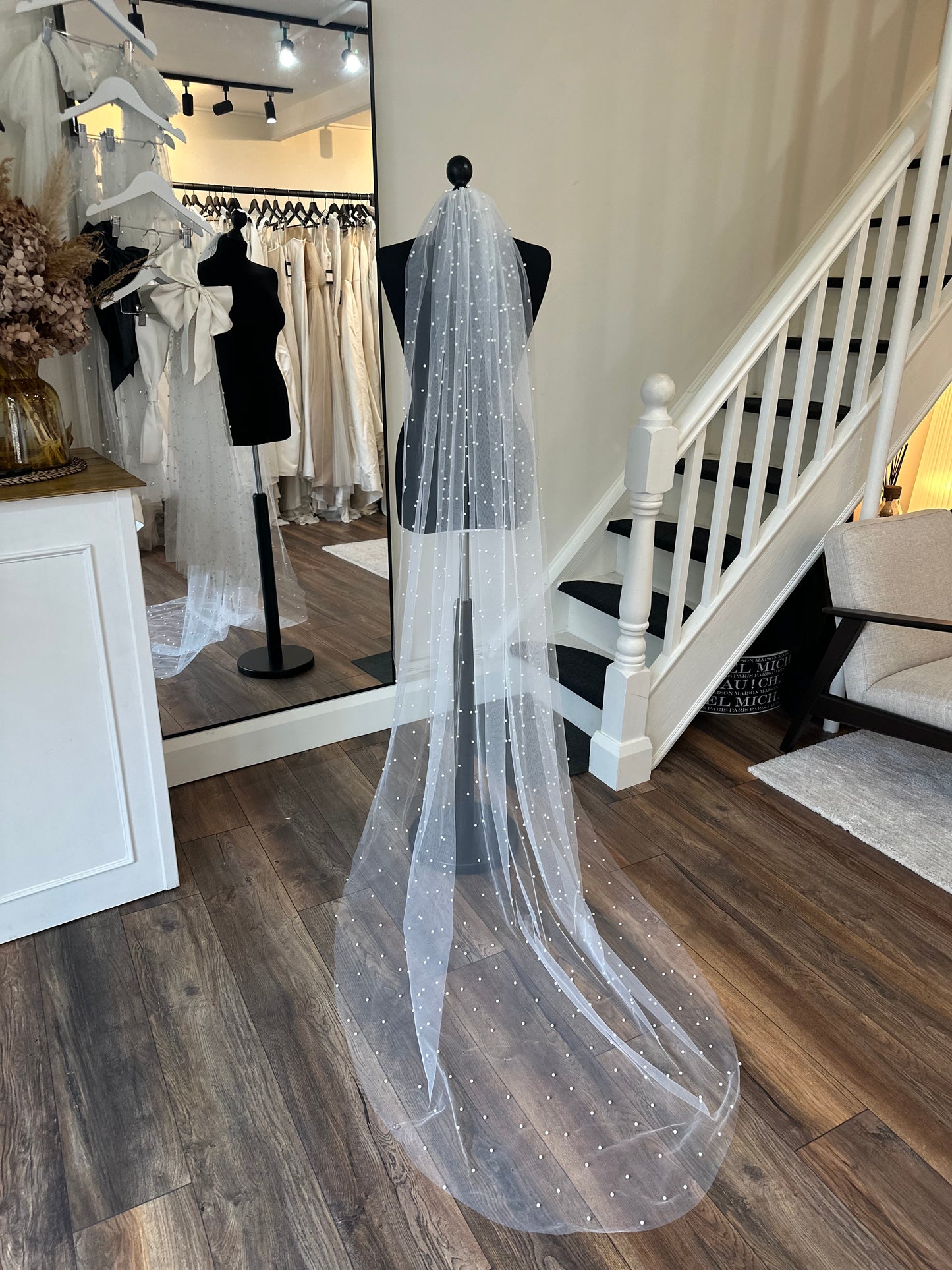 Pearl chapel length veil