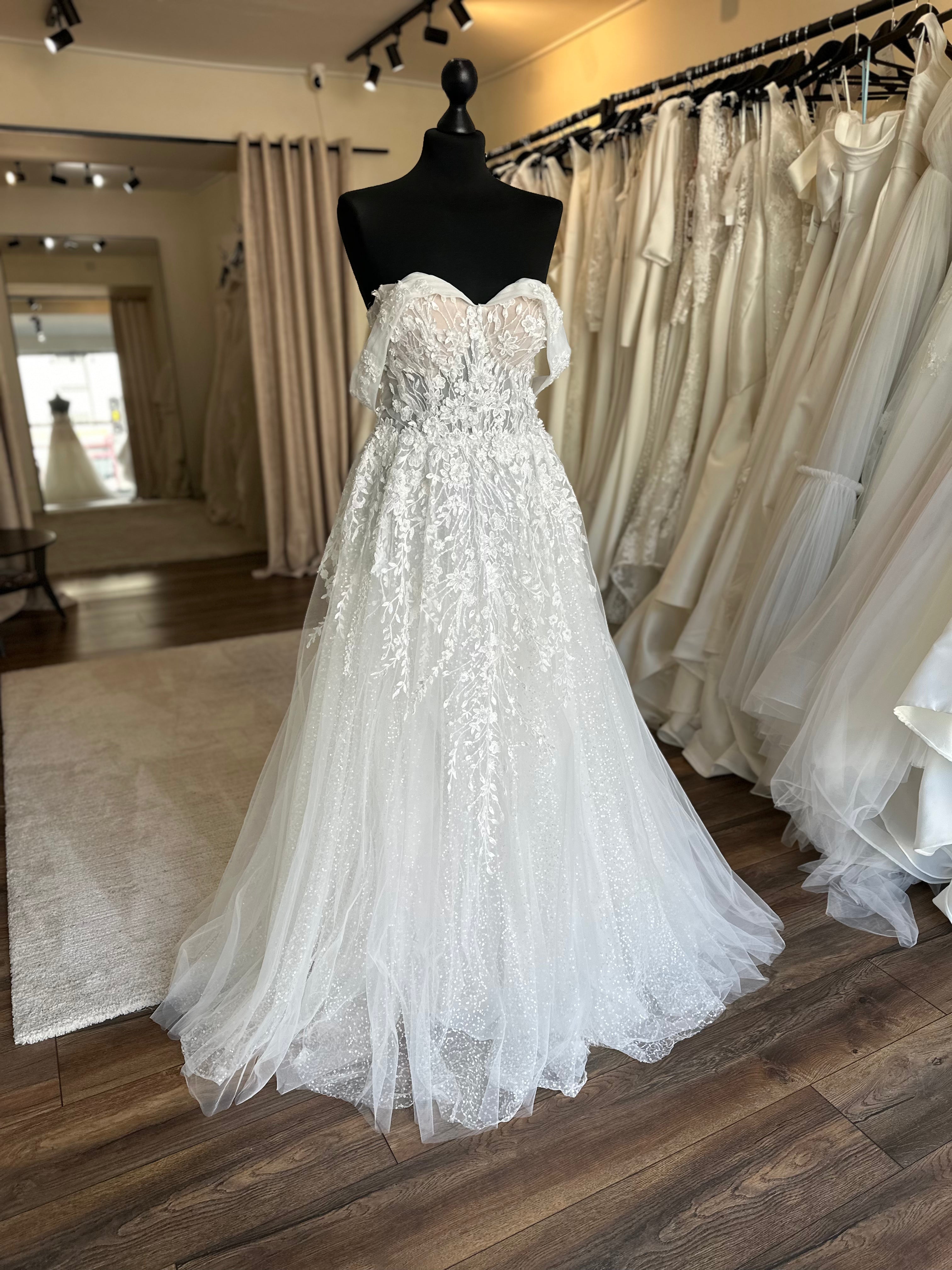 Royaldi - Dante - Bridal size 12 – Cirqbridal Royaldi - Dante - Bridal size 12 – Cirqbridal