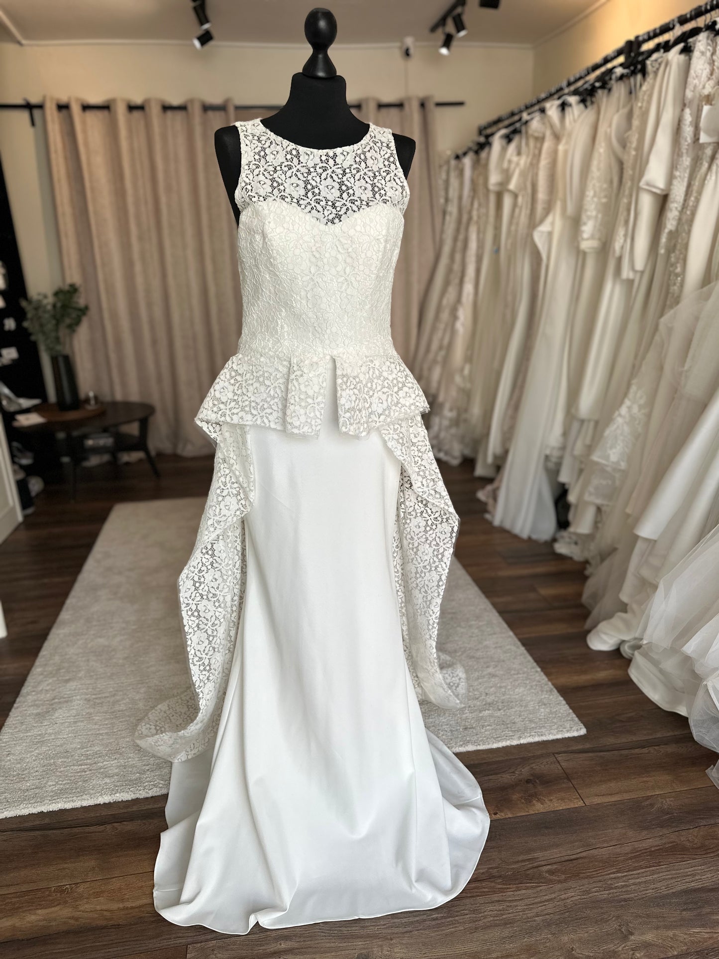 Beside couture - 986 - Bridal Size 8