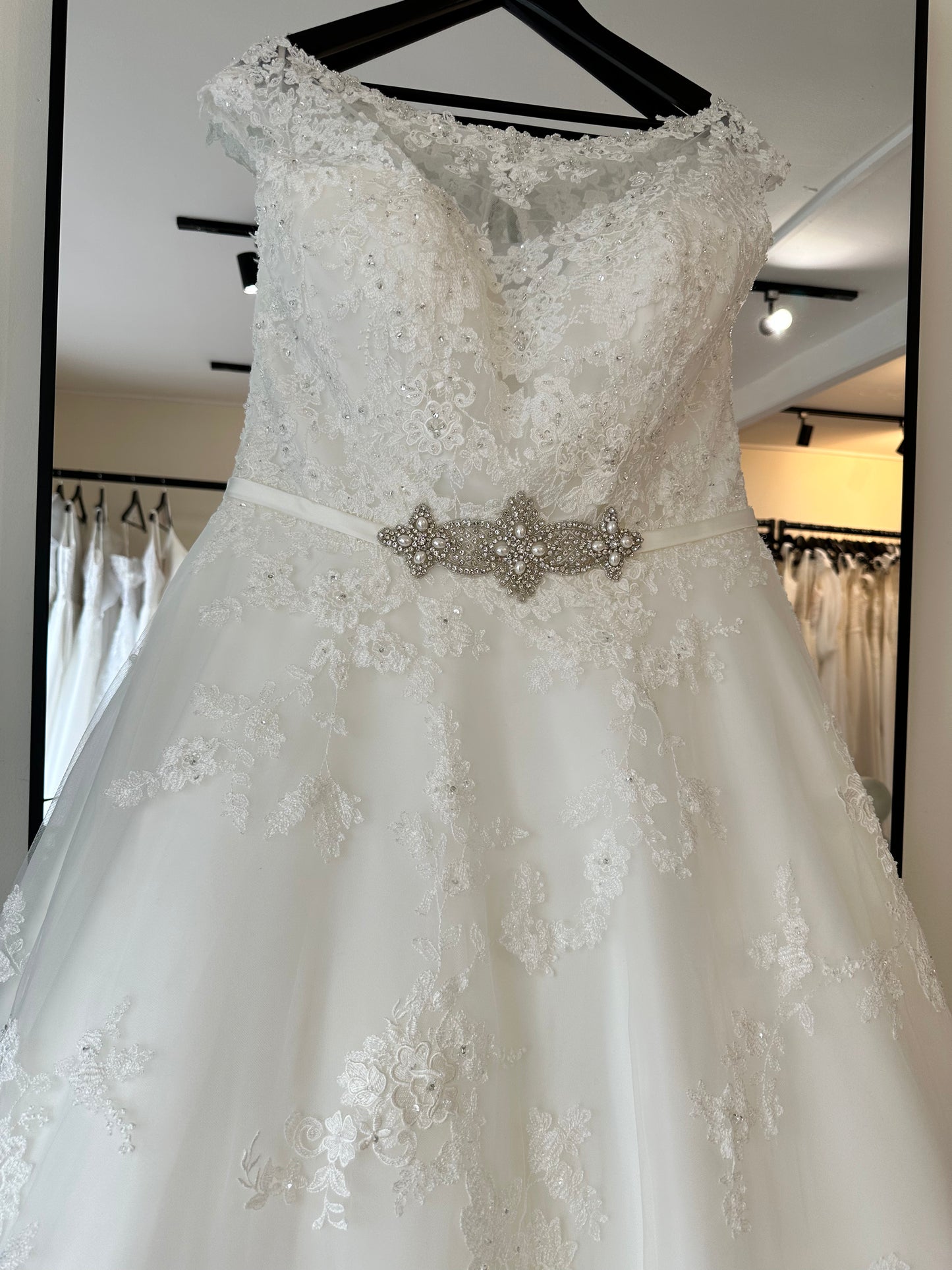 Ronald Joyce - Robyn + detachable train - Bridal size 22