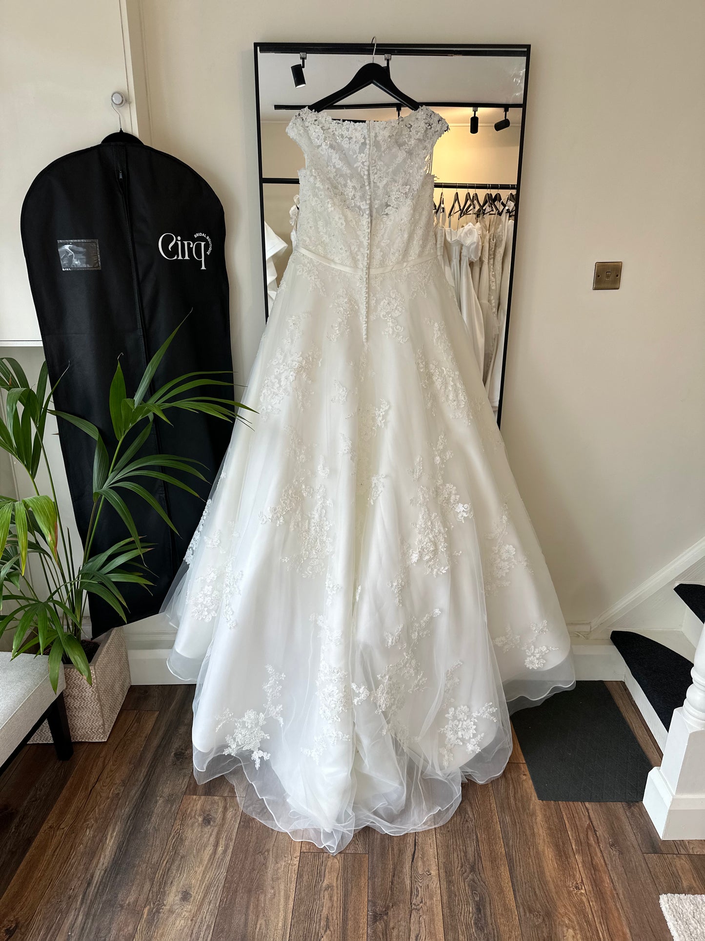 Ronald Joyce - Robyn + detachable train - Bridal size 22
