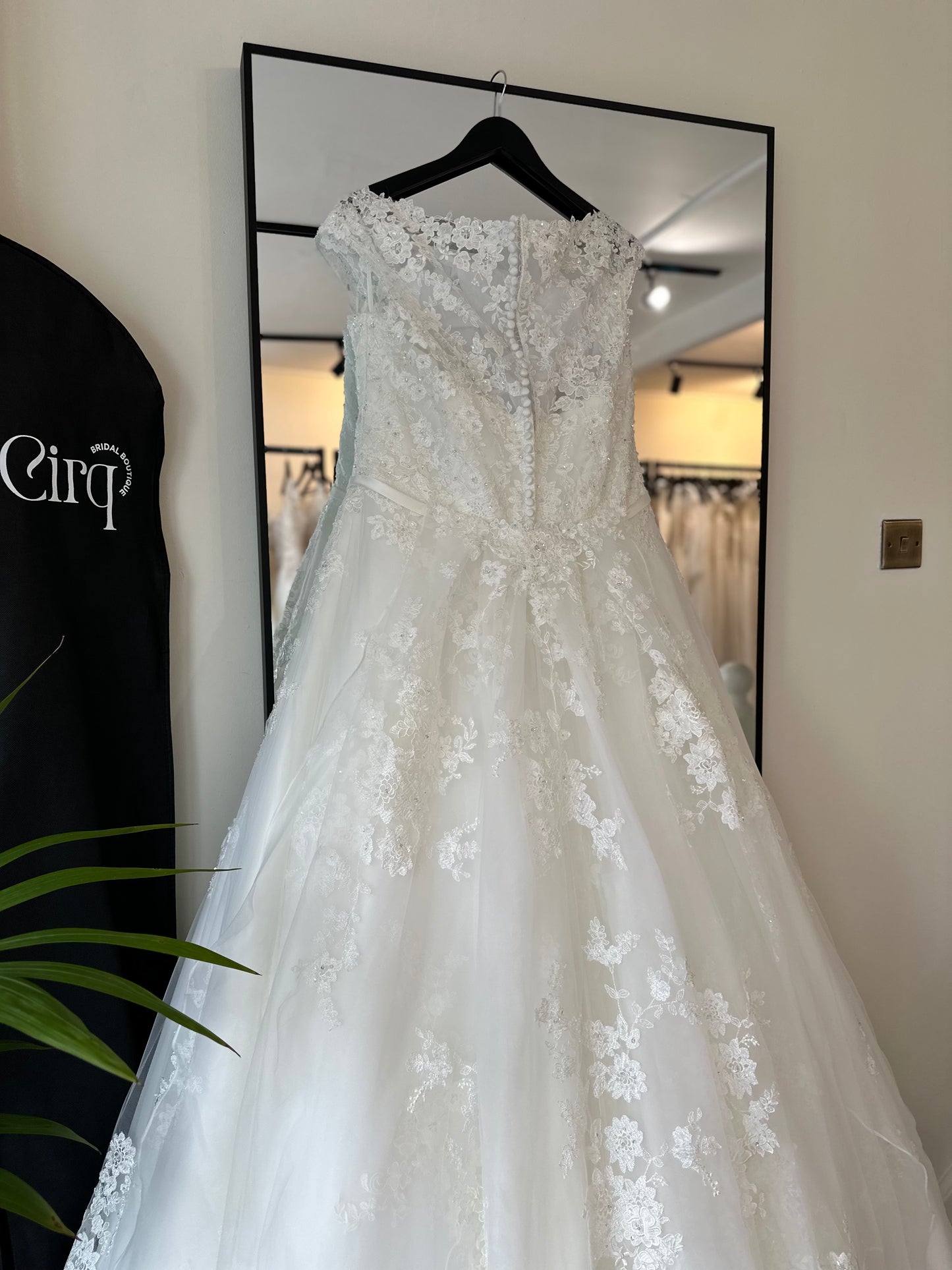 Ronald Joyce - Robyn + detachable train - Bridal size 22