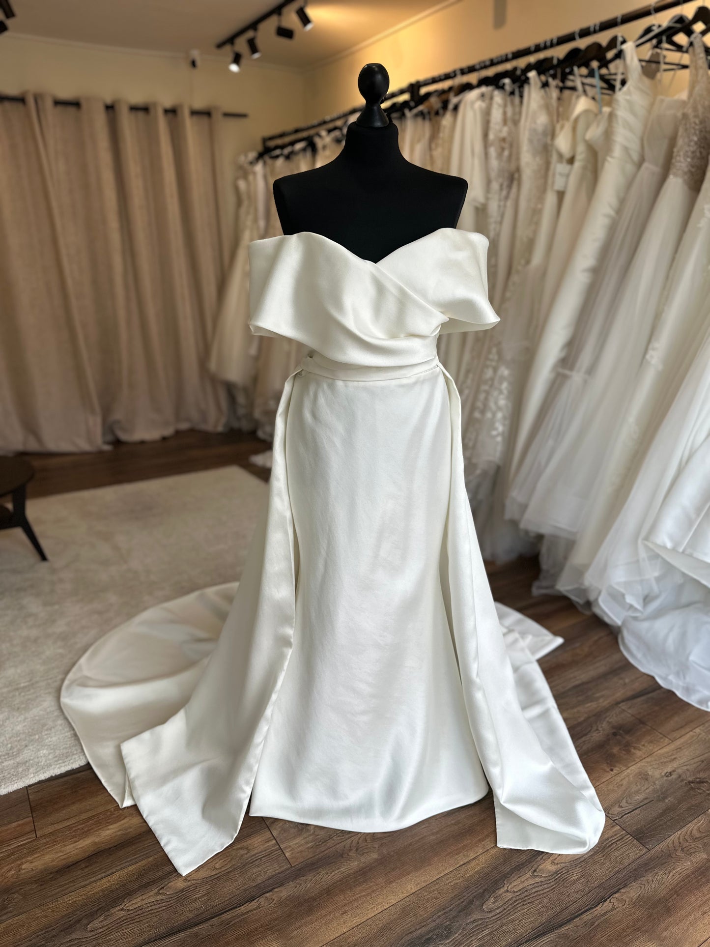 Eva Lendel - Jess + Overskirt - Bridal size 8
