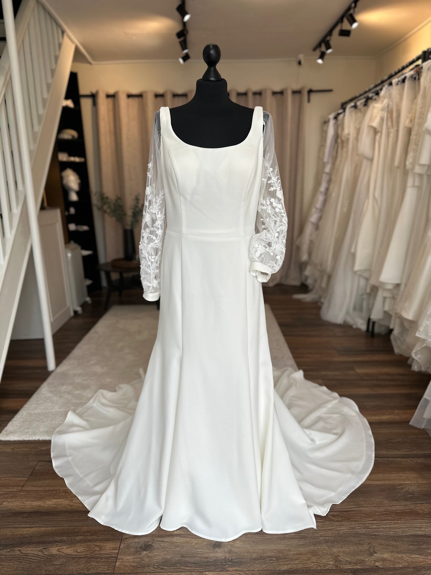 BB - Vienna (detachable sleeves) - Bridal size 20