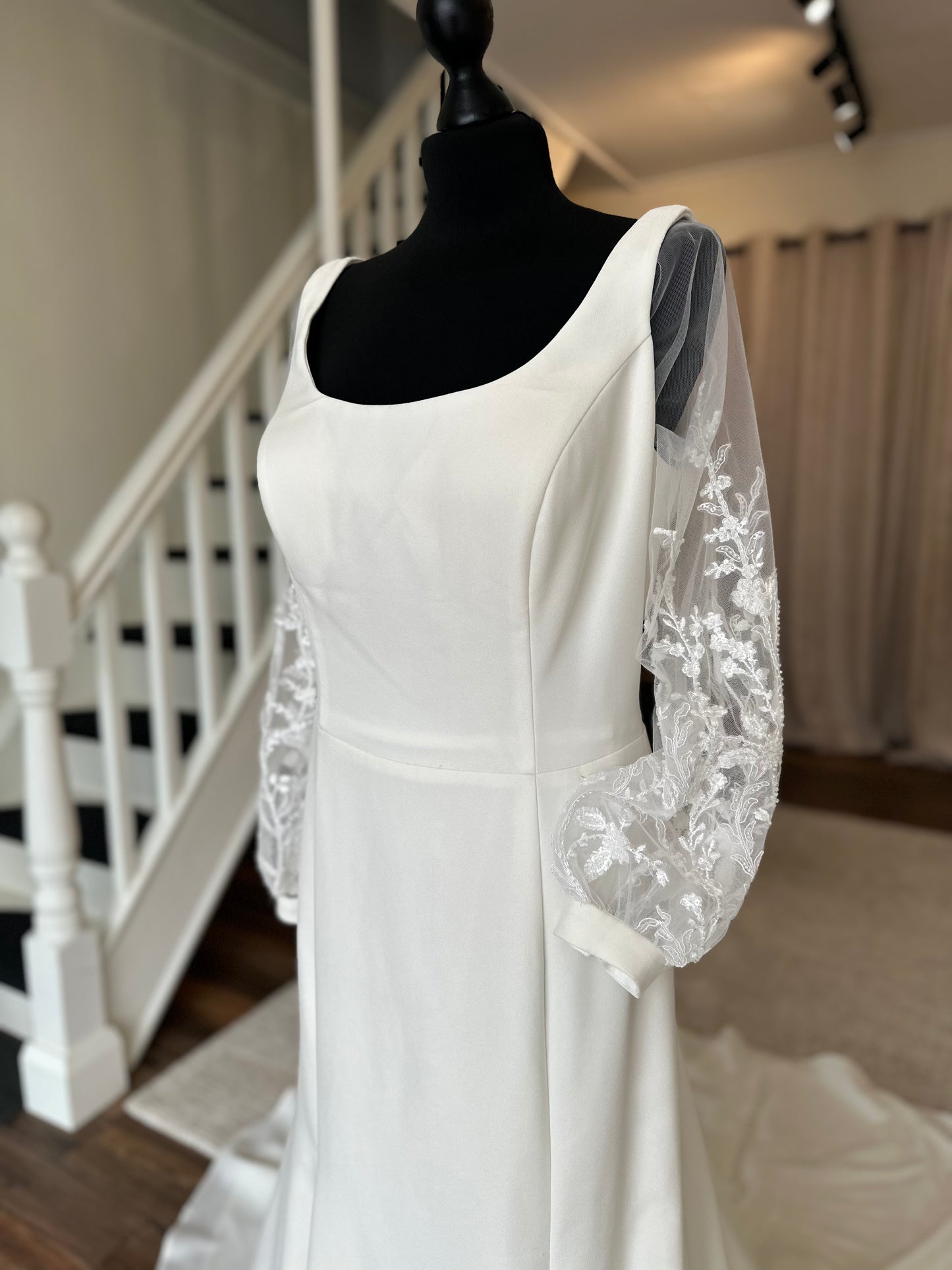 BB - Vienna (detachable sleeves) - Bridal size 20