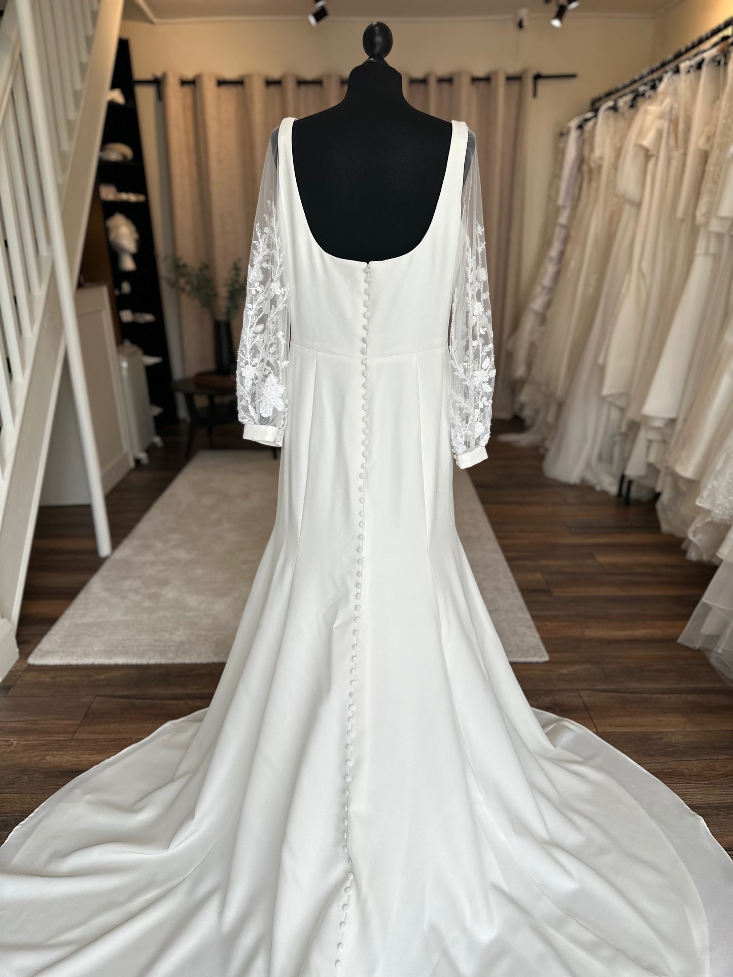 BB - Vienna (detachable sleeves) - Bridal size 20