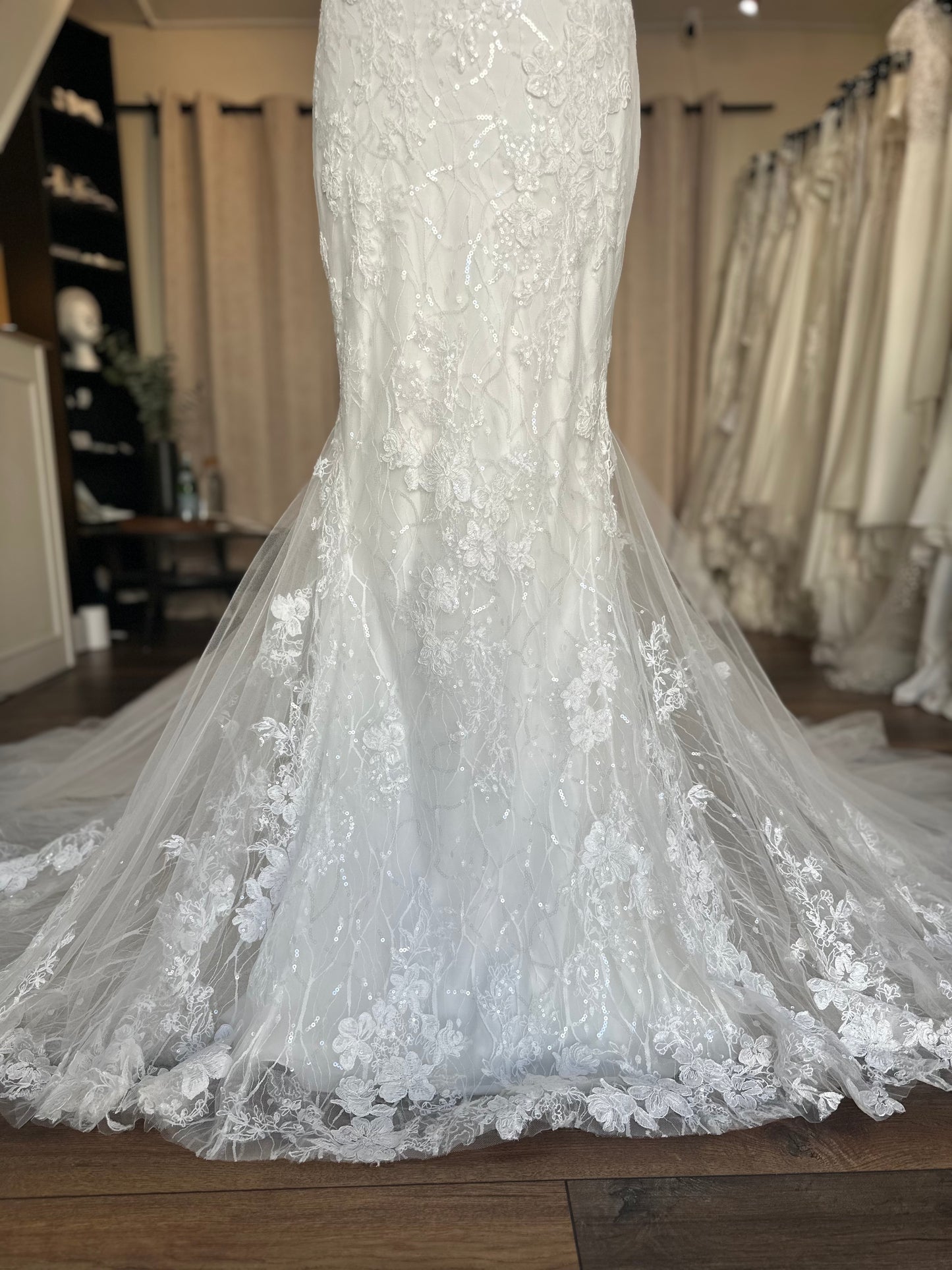 Enzoani - Nurit + overskirt - Bridal size 10