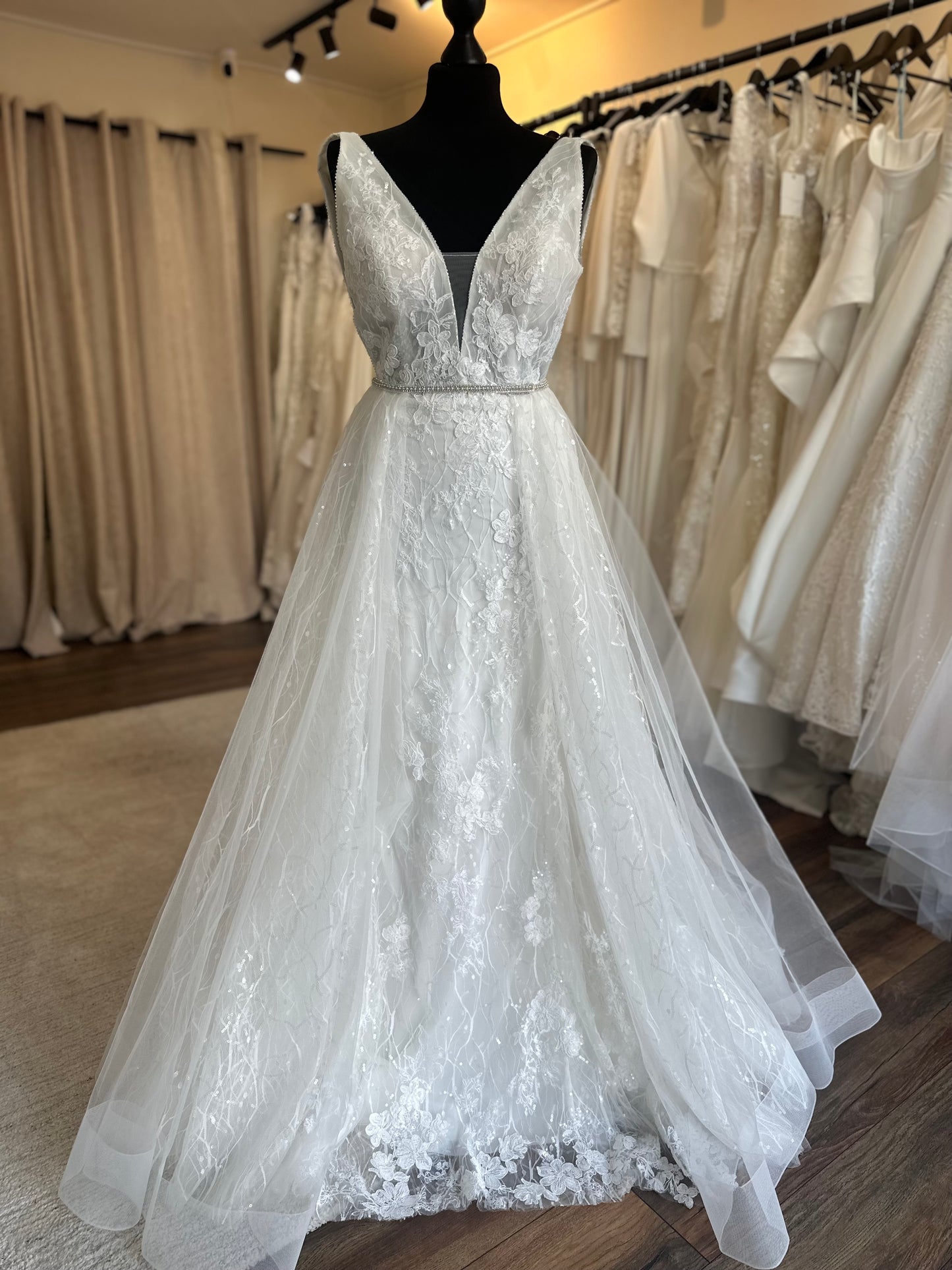 Enzoani - Nurit + overskirt - Bridal size 10