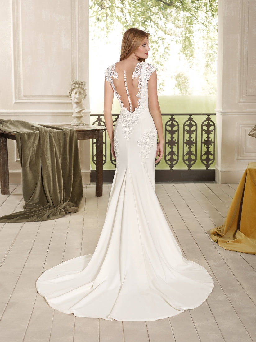 Novia D'Art - Suri - Bridal Size 12