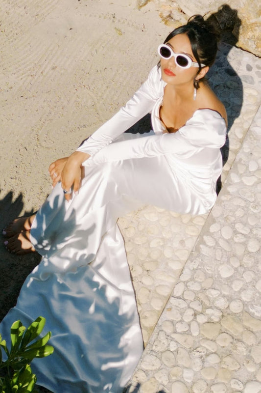 What is a sample wedding dress? (and why they are a perfect sustainable choice!)