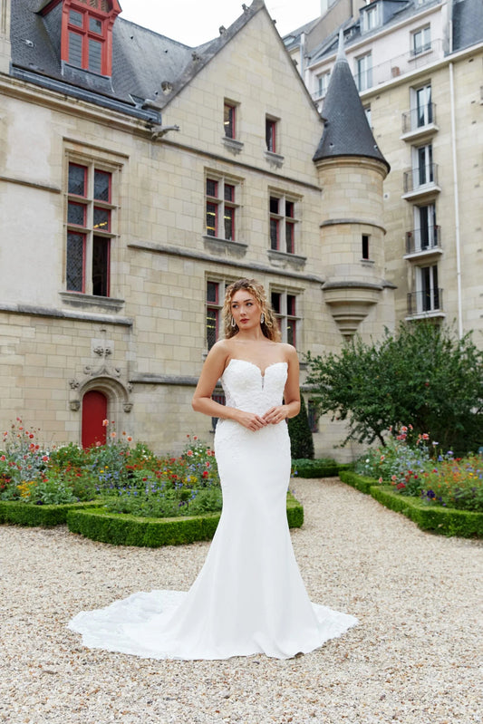 Essence of Australia - D3853 - Bridal size 10