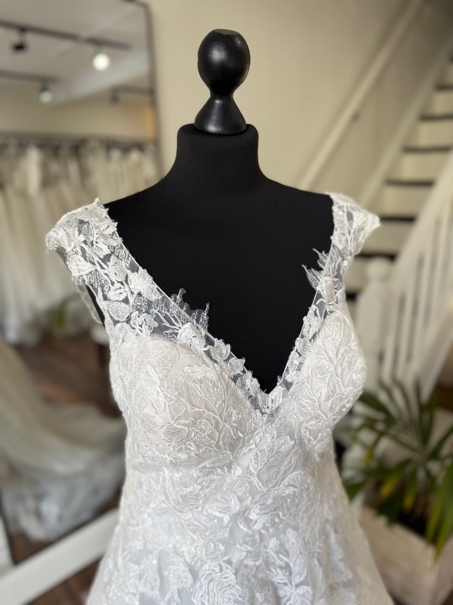 Allure Romance - 3262 - Bridal size 14