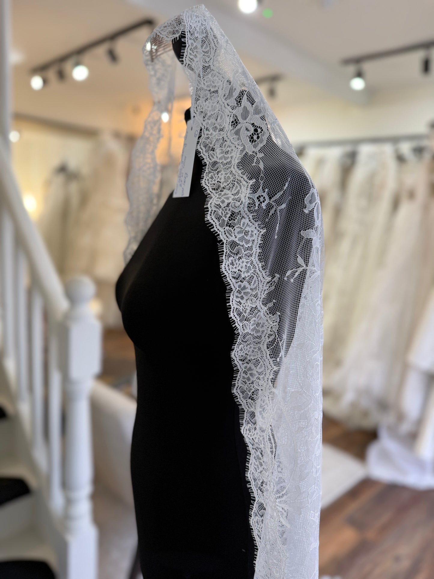 Kadaleyah - full lace mantilla 2.5m