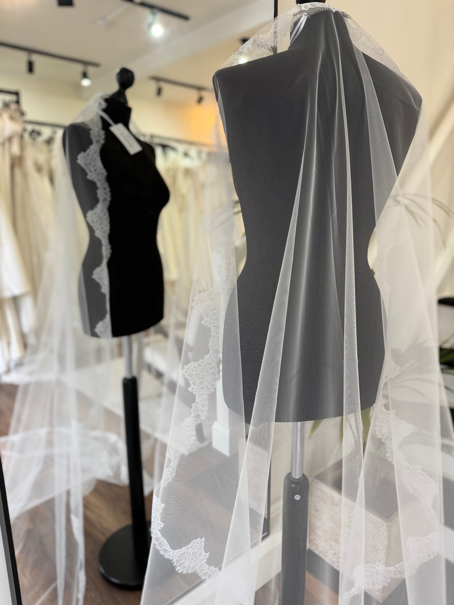 Kadaleyah - mantilla lace veil chapel length