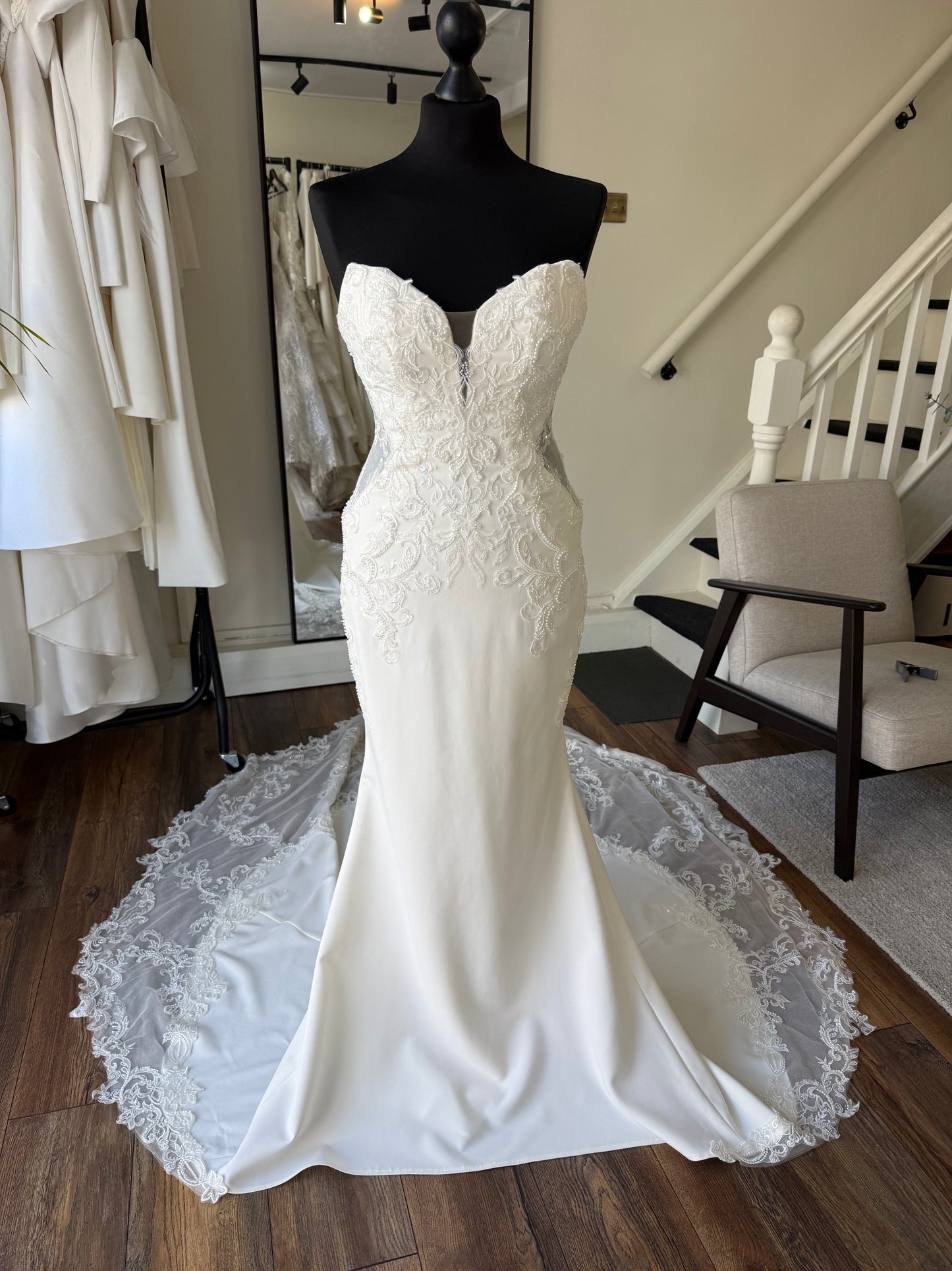 Essence of Australia - D3853 - Bridal size 10