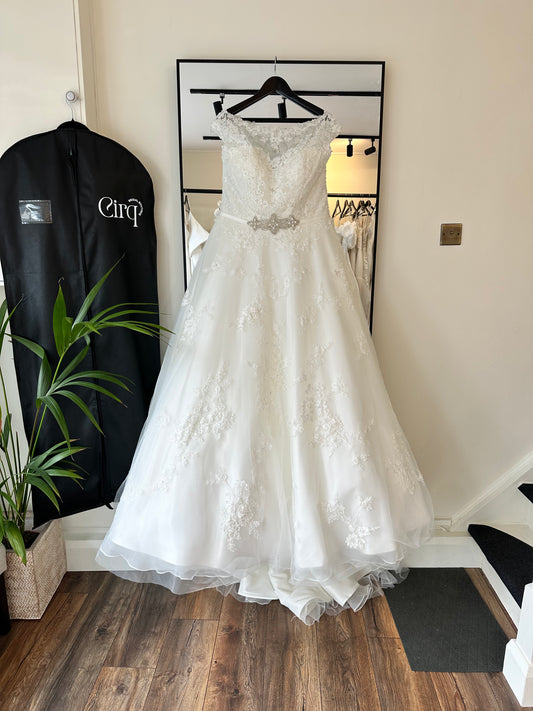 Ronald Joyce - Robyn + detachable train - Bridal size 22