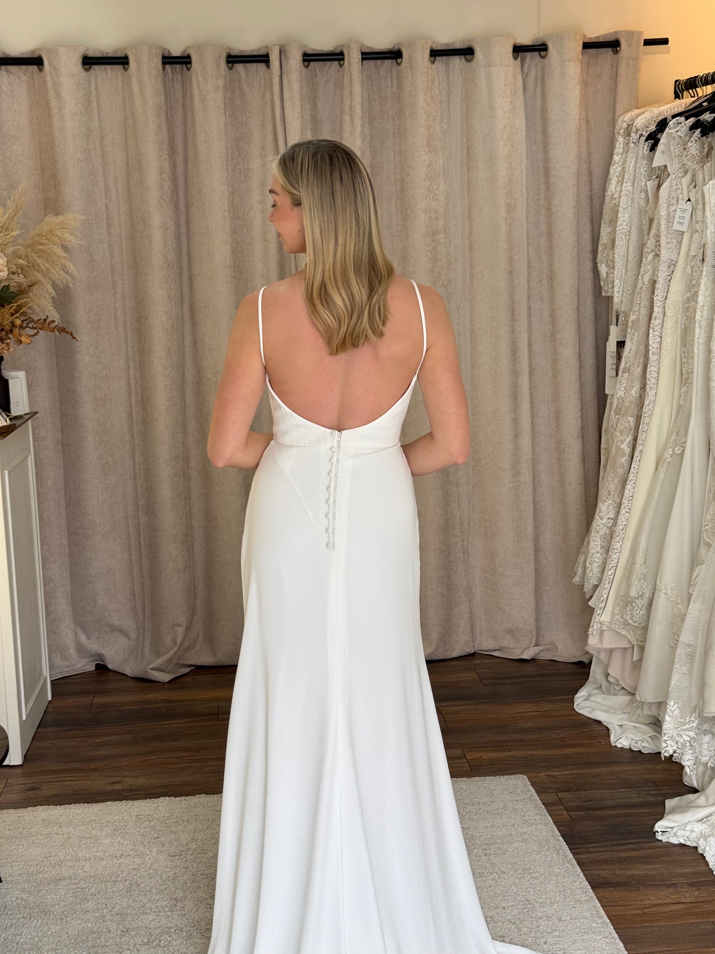 Essence of Australia - D3589 - Bridal size 12