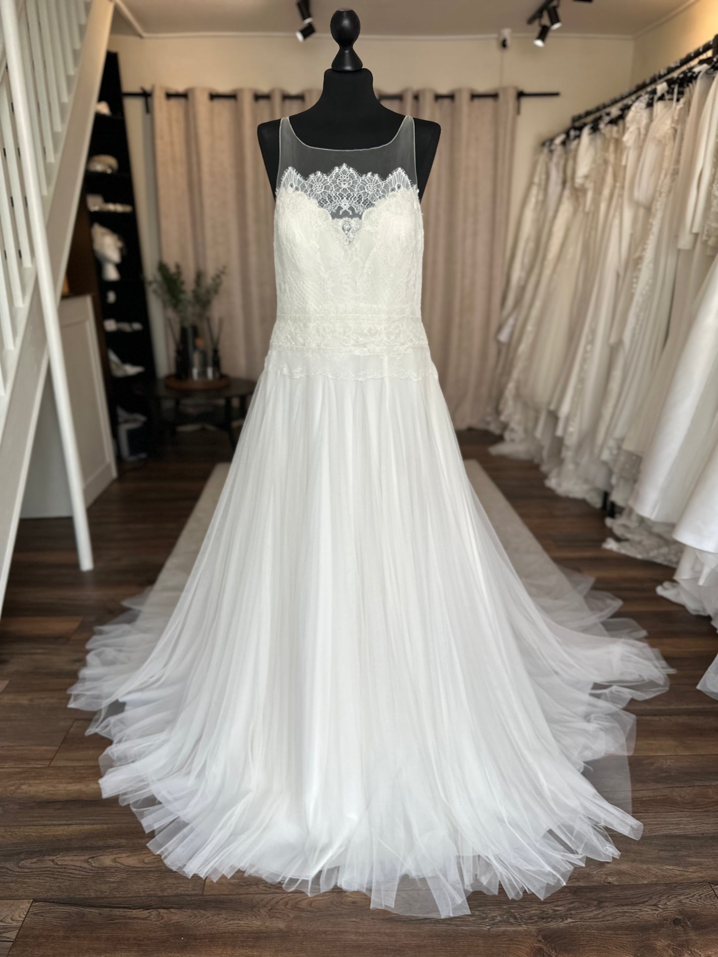 Pronovias - Veleta - Bridal Size 16