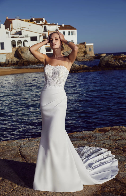 Cirq bridal Ireland - Consignement and ex-sample bridal store Cirqbridal Cirq bridal Ireland - Consignement and ex-sample bridal store Cirqbridal